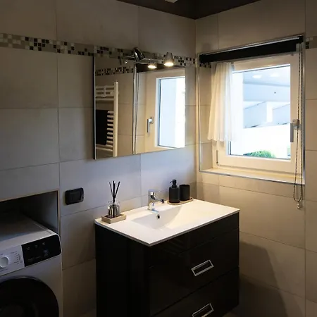 Apartment Con Terrazza E Jacuzzi Privata *